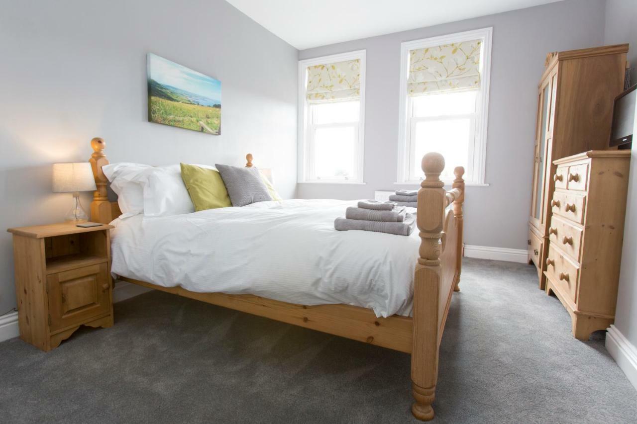 ロビン・フッズ・ベイ Fernleigh Bed & Breakfast エクステリア 写真